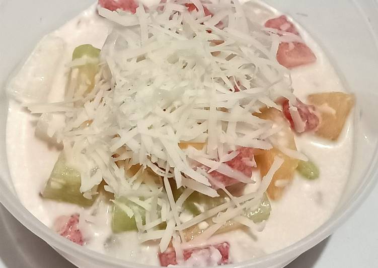 Salad Buah Manis Seger ga Asem yg Simple