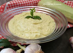 Une photo de Dip à la courgette et menthe