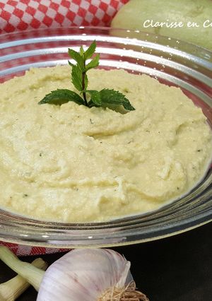 Une photo de Dip à la courgette et menthe