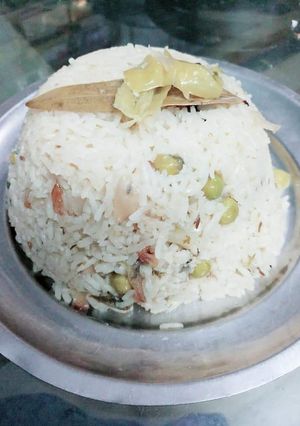टेस्टी और यमी मटर पुलाव (tasty aur yummy matar pulao recipe in Hindi) रेसिपी मुख्य फोटो