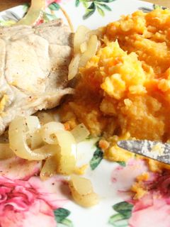 Una foto de Costeletas de cerdo pureadas