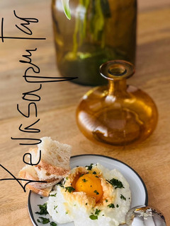 Una foto de Huevo nube con pecorino en freidora de aire 🍳 🧀 🌤️