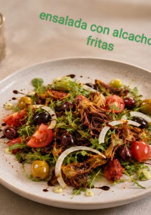 Foto principal de Ensalada con Alcachofas Fritas