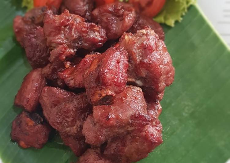 ซี่โครงหมูทอดกระเทียมพริกไทย