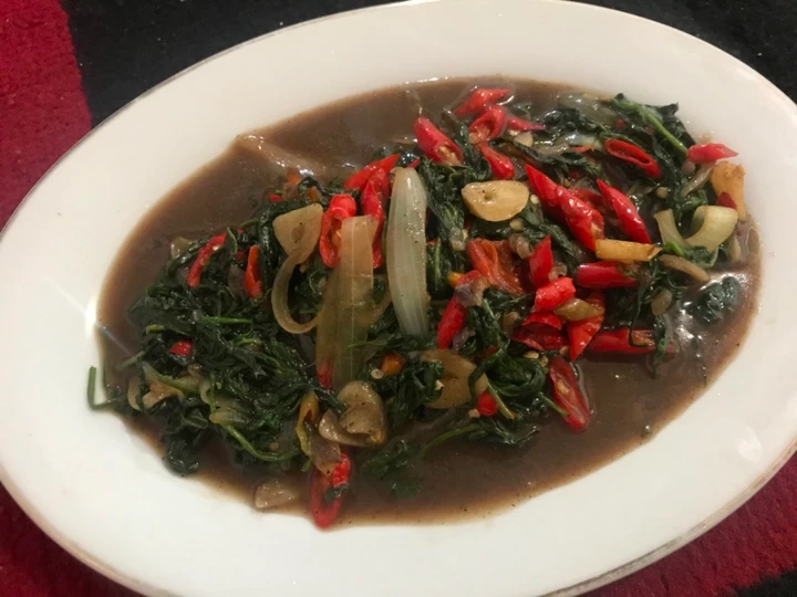 Langkah Gampang Membuat Resep Tumis Kangkung Terasi Saus Tiram yang Lezat Anti Ribet, Uenak Banget
