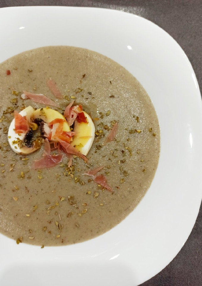 Una foto de Crema de champiñones 🍄 y puerro 🥣 en Robot Mambo Cecotec