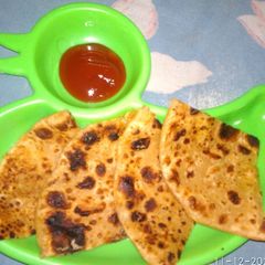 A picture of Aloo paratha.