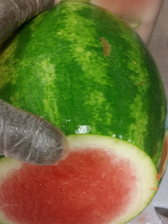 A picture of Tip on picking out sweet ripe watermelon.