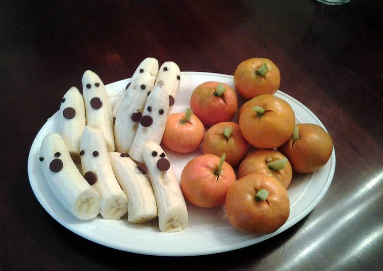 Halloween Banana "Ghosts and Tangerine "Pumpkins"