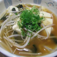 Diet Meal Tofu & Bean Sprout Soup A picture of Diet Meal Tofu & Bean Sprout Soup.