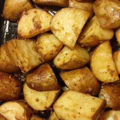 A picture of Easy roasted potatoes.