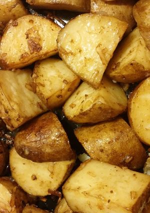 A picture of Easy roasted potatoes.