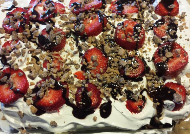 Recipe: Appetizing Chocolate Strawberry IceCream Cake