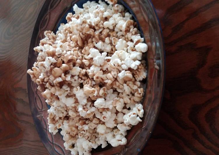 Caramel popcorn in a paper bag