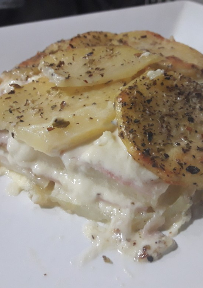 Una foto de Milhojas de papa con jamón y queso