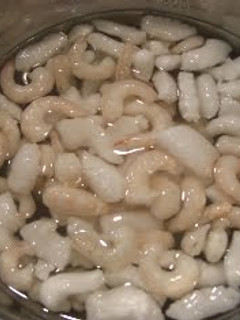 A picture of Easy and Foolproof: How to Defrost Frozen Seafood.