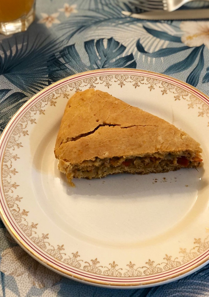 Una foto de Tarta de atún con masa casera