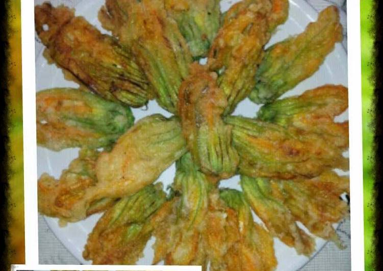 Recipe of Super Quick Homemade AMIEs FRIED ZUCCHINI FLOWERs