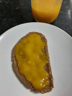 Una foto de Mermelada de mango sin azúcar y "huesitos de mango"
