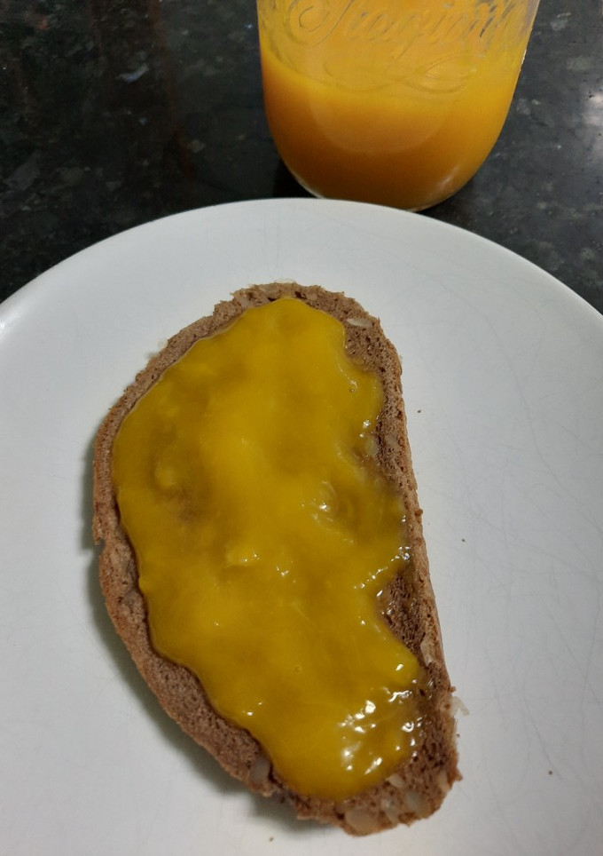 Una foto de Mermelada de mango sin azúcar y "huesitos de mango"