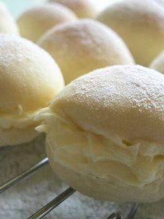 A picture of Yogurt Leavened Snowy White Petit Cream-Filled Rolls.