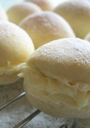 A picture of Yogurt Leavened Snowy White Petit Cream-Filled Rolls.