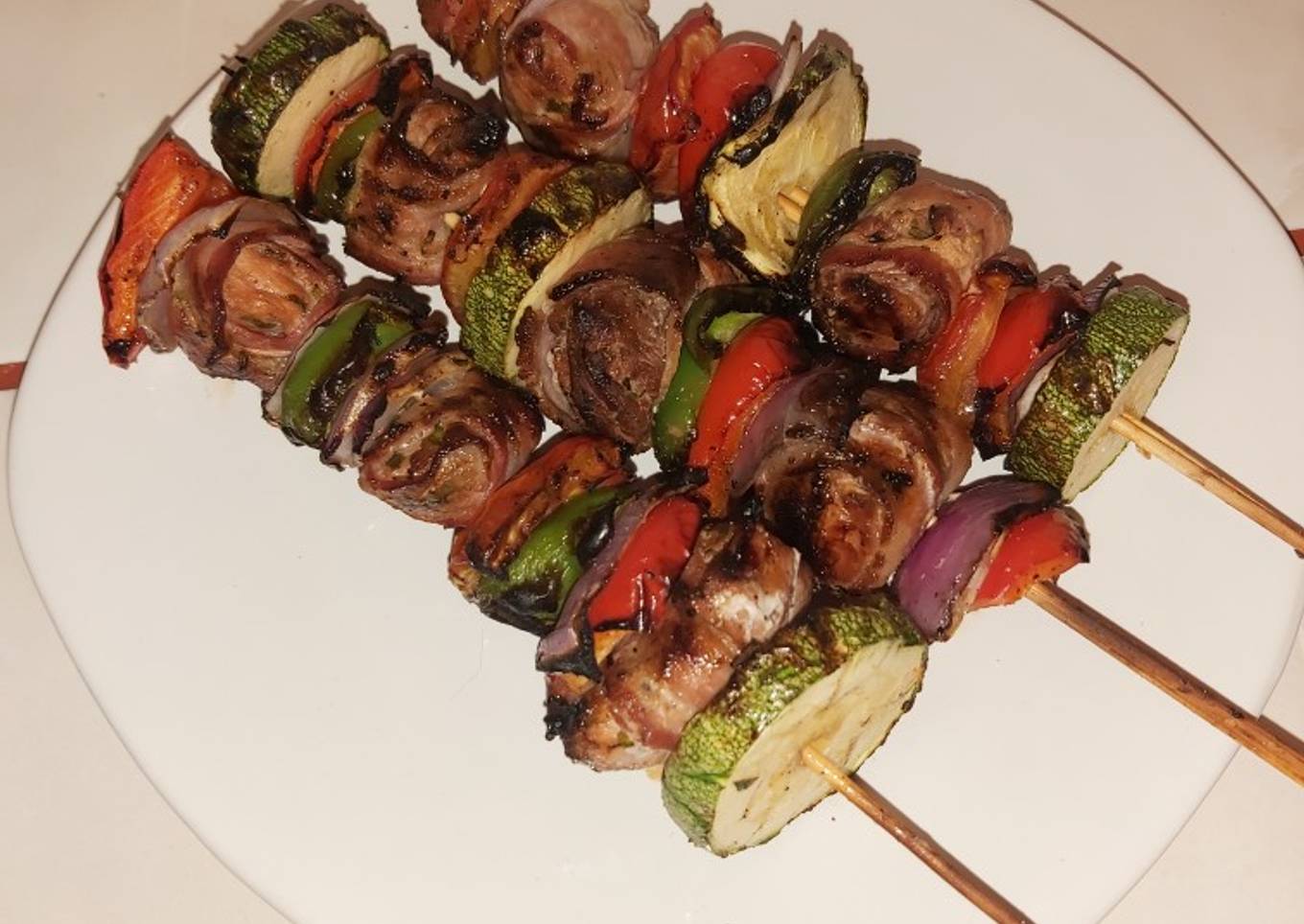 Brochetas de res