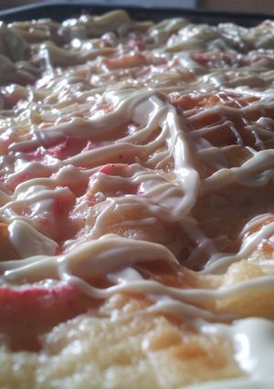 A picture of Rhubarb-vanilla-cake.