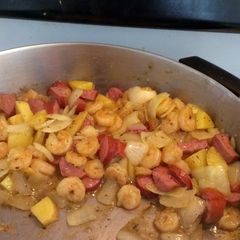 A picture of shrimp&turkey sausage mixx.