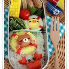 Charaben Rilakkuma made from Mini Sausages A picture of Charaben Rilakkuma made from Mini Sausages.