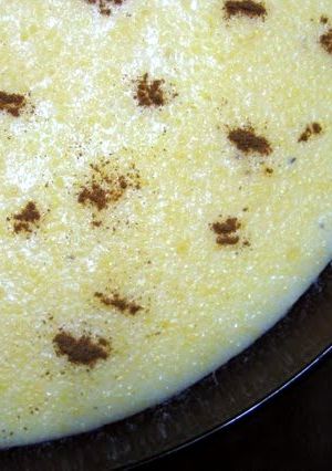 A picture of cornmeal pudding (papas carolo).
