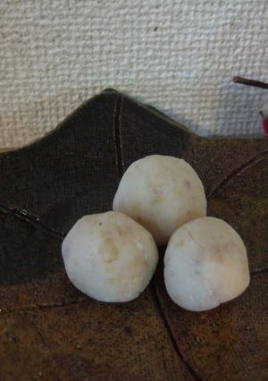 A picture of Milk Walnut Rice Cake.