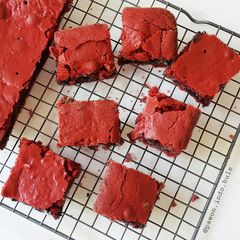 A picture of Oreo Cream Cheese stuffed Red Velvet Brownies.