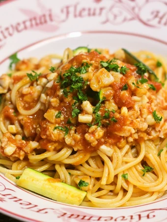 Simple Way Make Recipe Simmered Seafood Spaghetti that is Delicious, Delicious}