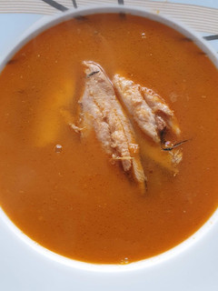 Una foto de Sopa de pimentón con boquerones