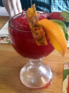 A picture of Applebee's red Apple sangria.