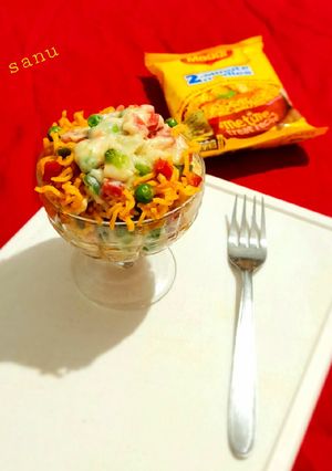 A picture of White Sauce Maggi Bowl.
