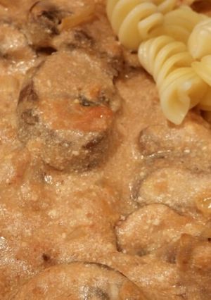 A picture of Beef Stroganoff.