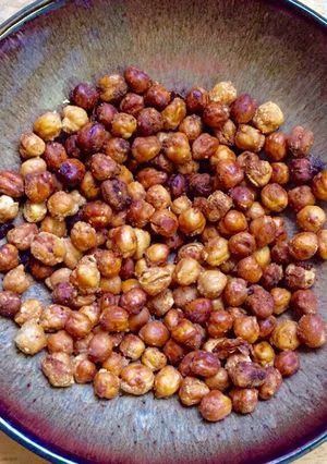 A picture of Roasted Crunchy Parmesan Garlic Chickpeas.