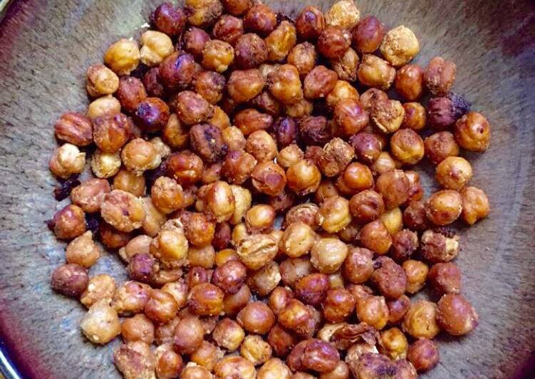 Roasted Crunchy Parmesan Garlic Chickpeas Roasted Crunchy Parmesan Garlic Chickpeas