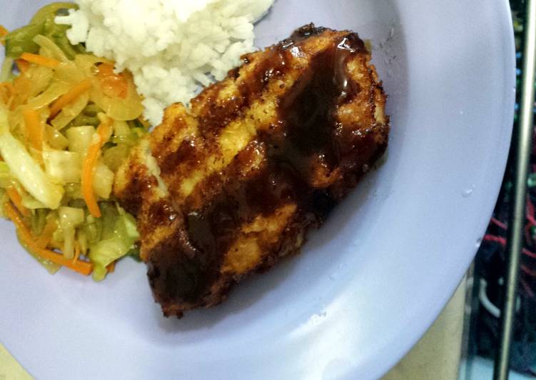 Steps to Make Super Quick Homemade Pork Tonkatsu with Buttered Vegetables