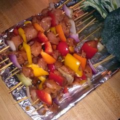 A picture of Turkey kabobs.