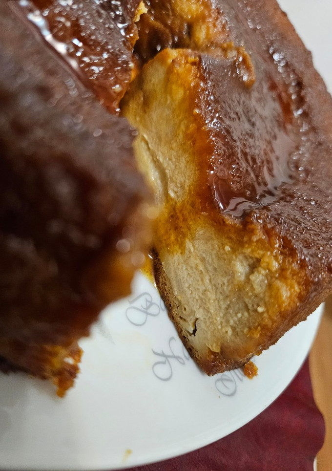 Una foto de Budín de pan con miel de abeja 🐝