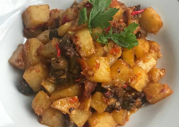 Cara Gampang Menyiapkan Sambel goreng kentang ati Anti Gagal