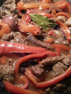 A picture of Dooley's pepper steak.