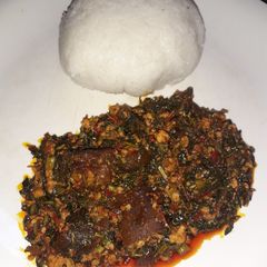 A picture of Tuwon shinkafa miyar Alayyahu da Ugwu.