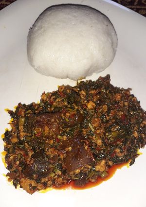 A picture of Tuwon shinkafa miyar Alayyahu da Ugwu.