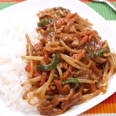 A picture of Easy, Colorful Bean Sprout Curry in 15 Minutes.