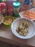 Pasta con camarones, pechuga y tocineta en salsa rosa