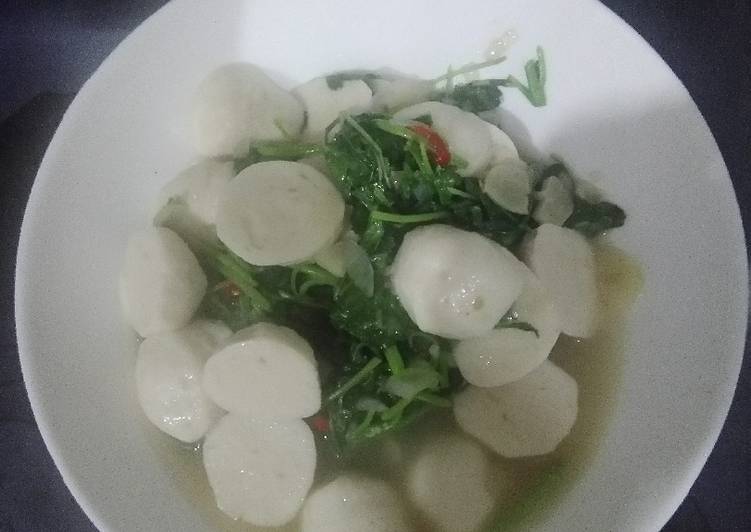 Tumis Kuah Bayam Bakso Ikan Kaldu Jamur